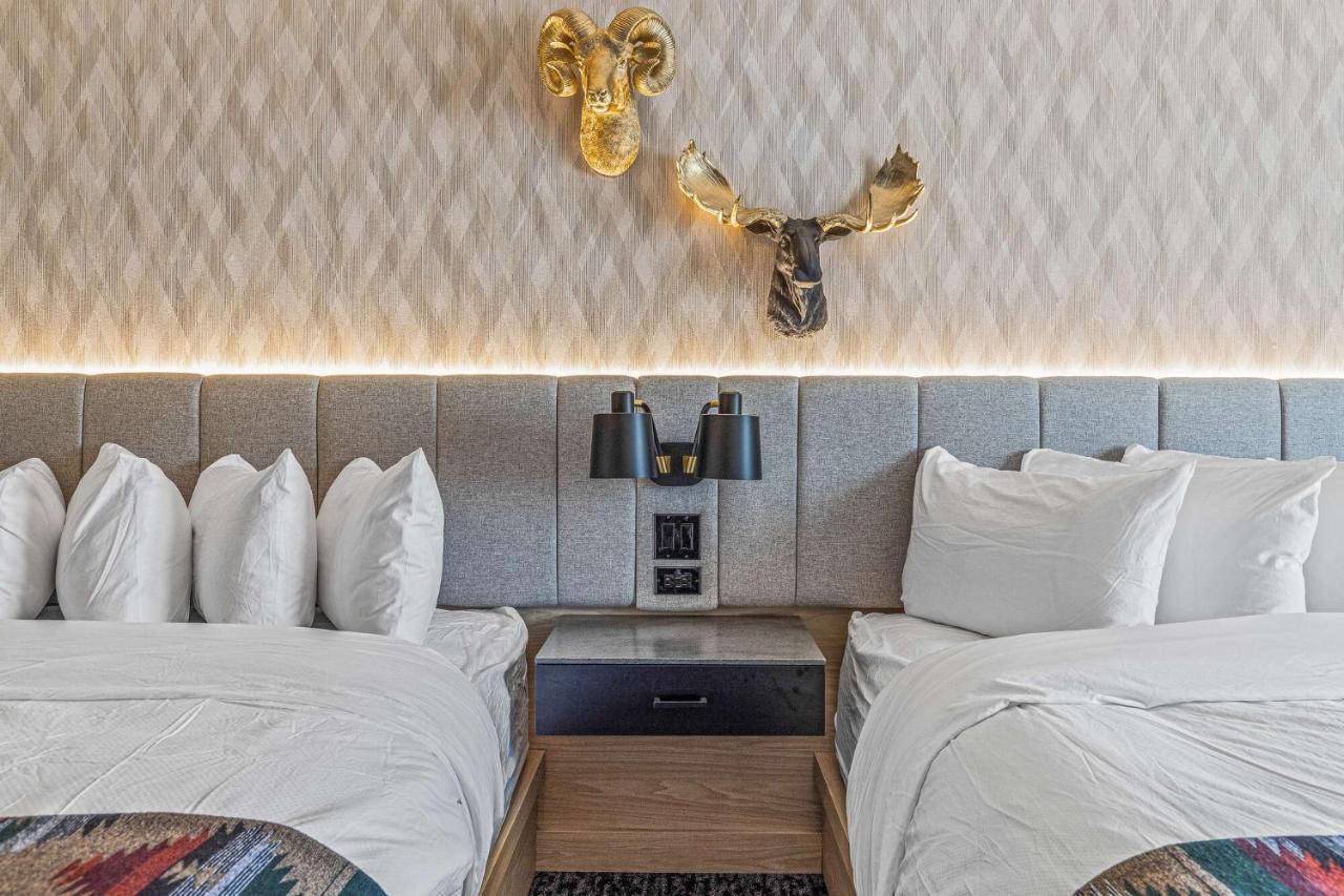 Mtn House By Basecamp Hotel แคนมอร์ ภายนอก รูปภาพ