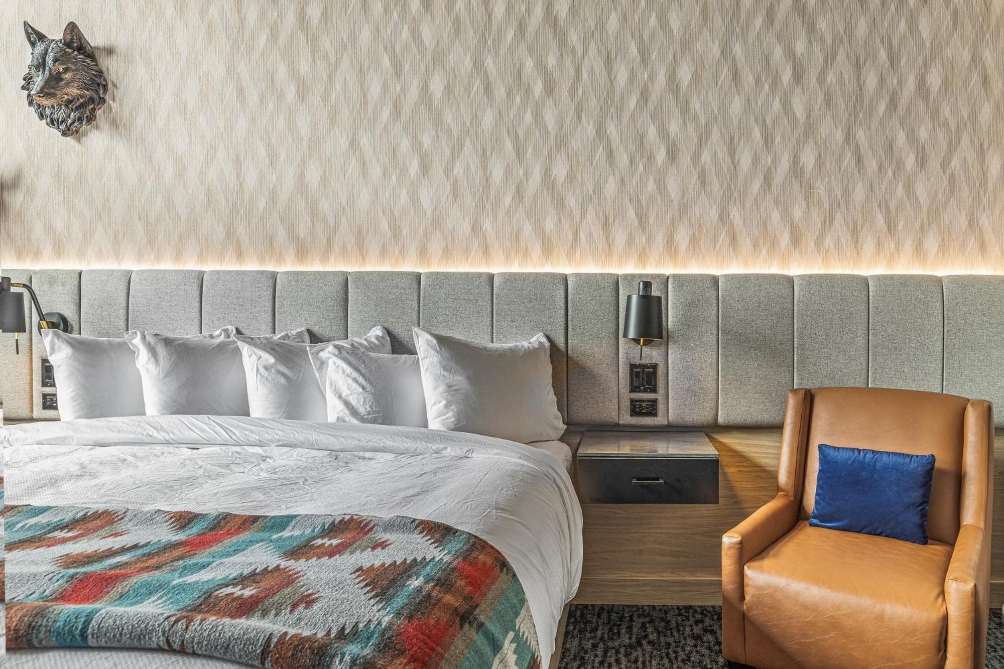 Mtn House By Basecamp Hotel แคนมอร์ ภายนอก รูปภาพ