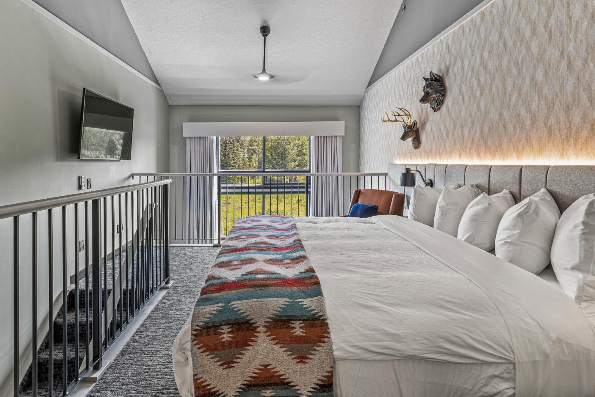 Mtn House By Basecamp Hotel แคนมอร์ ภายนอก รูปภาพ