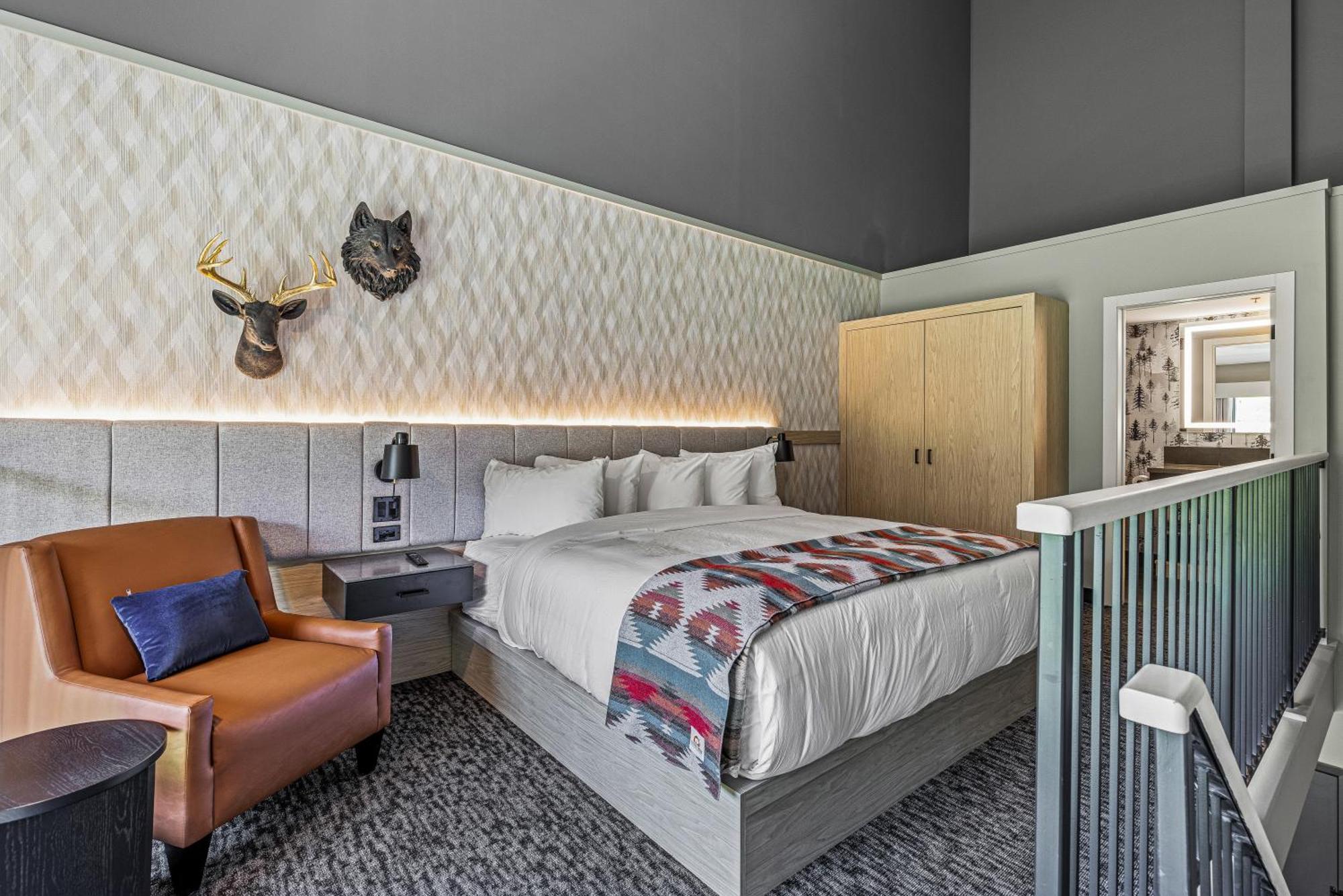 Mtn House By Basecamp Hotel แคนมอร์ ภายนอก รูปภาพ