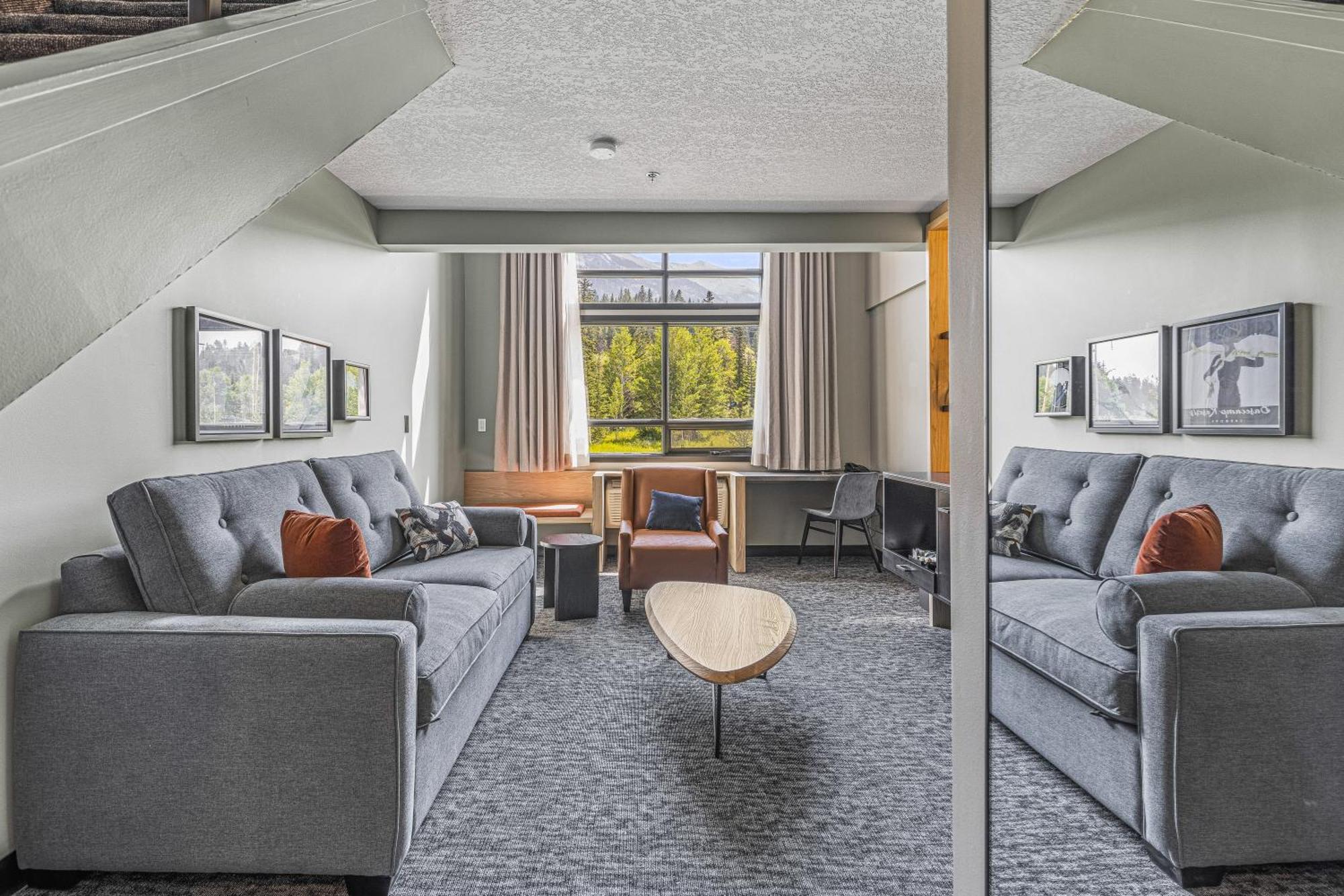 Mtn House By Basecamp Hotel แคนมอร์ ภายนอก รูปภาพ